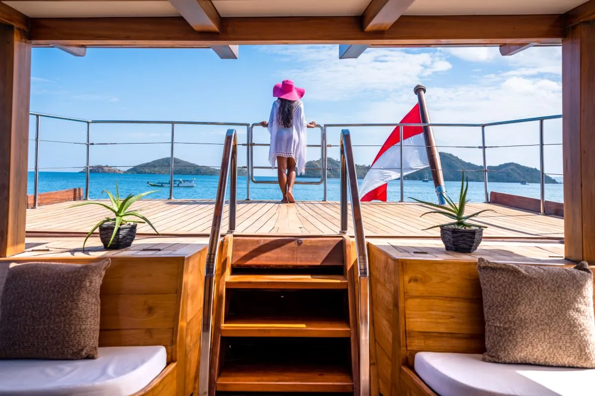 Looking for Documentation for Private Charter Labuan Bajo? Here Are the Tips, Pricing & Recommendations!