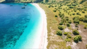 Long Beach Labuan Bajo: Experience the Fun Trip & Capture Every Moment!