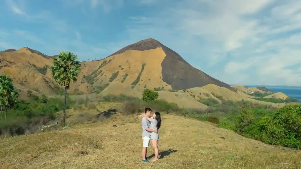 Prewedding in Menjaga Island Labuan Bajo | Labuan Bajo Productions