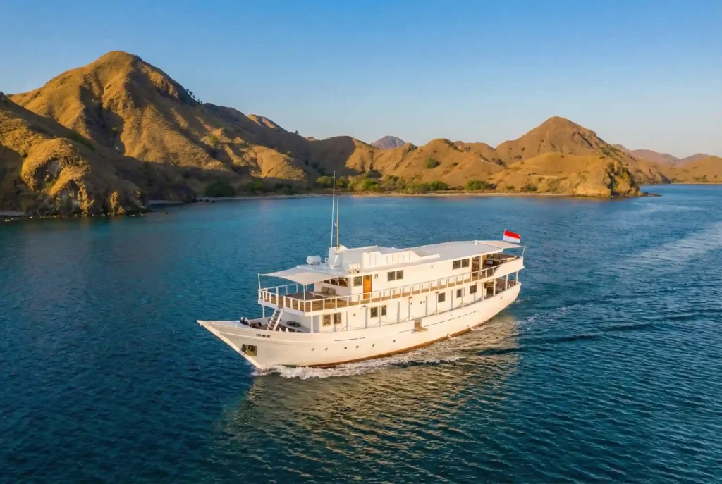 Komodo Prestige by Komodo Luxury | Labuan Bajo Tour