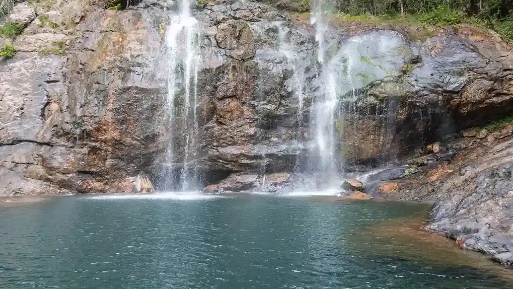 Air Terjun Cunca Rami Labuan Bajo: Rasakan Liburan Seru & Abadikan Setiap Momennya!