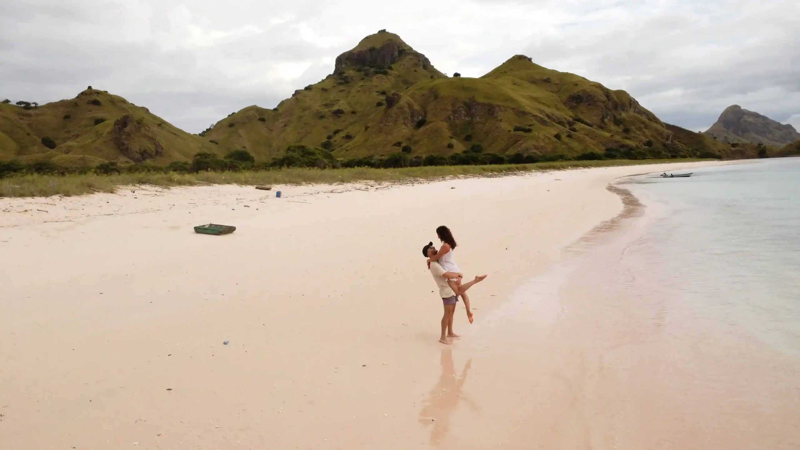 Fotografer Drone di Pink Beach Labuan Bajo | Labuan Bajo Productions
