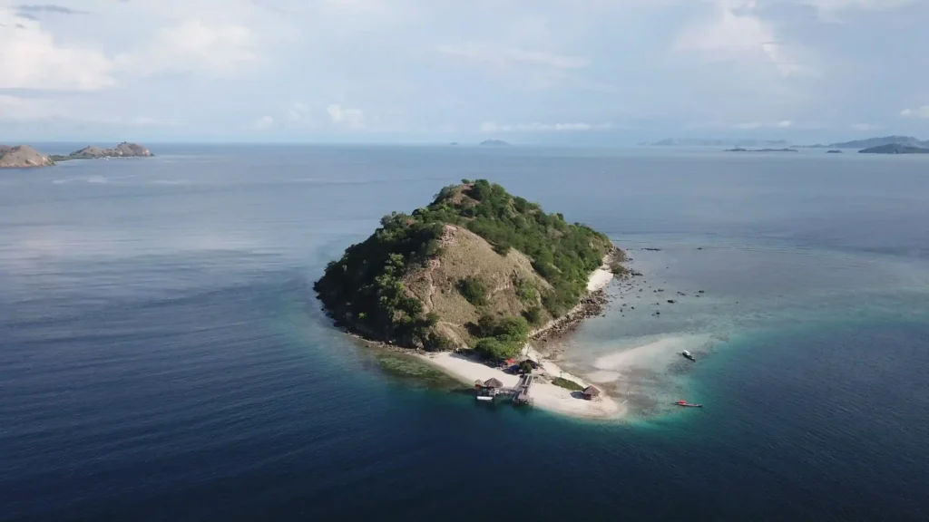 View Pulau Kelor Labuan Bajo | Labuan Bajo Productions