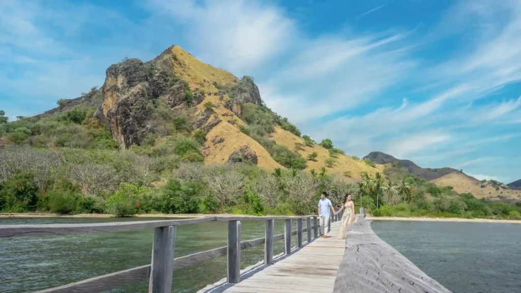 Fotografer di Pulau Manjarite | Labuan Bajo Productions