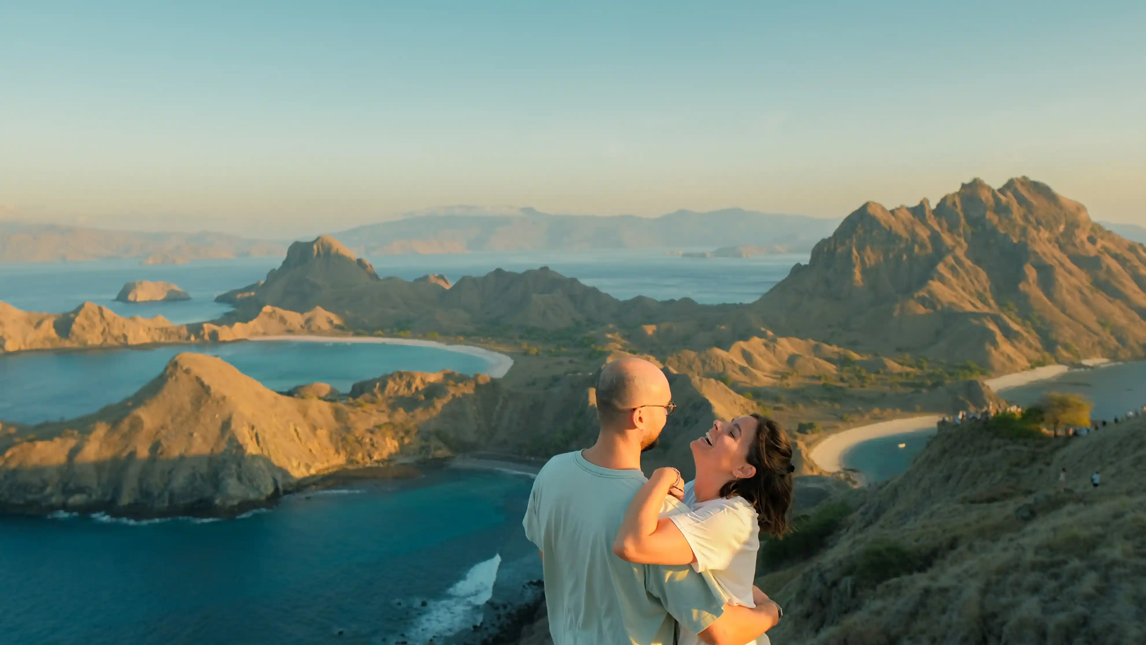 Momen Pasangan di Padar Island Labuan Bajo | Paket Dokumentasi Trip Labuan Bajo | Labuan Bajo Productions