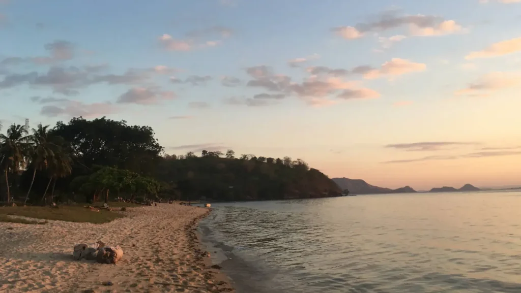 Pantai Pede Labuan Bajo (source: Google Maps | Zain Zairo)