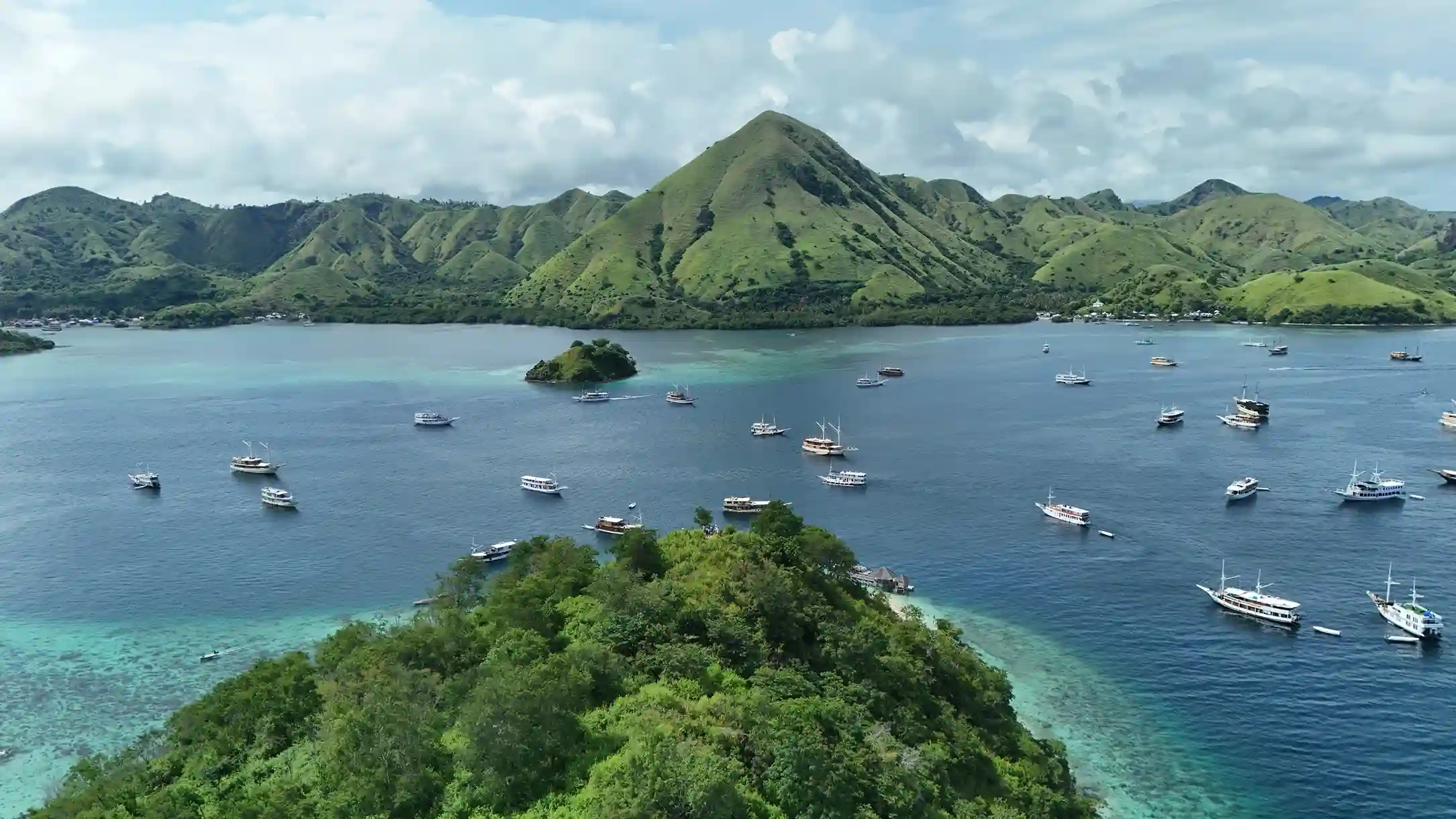 Pulau Kelor Labuan Bajo | Paket Dokumentasi Trip Labuan Bajo | Labuan Bajo Productions