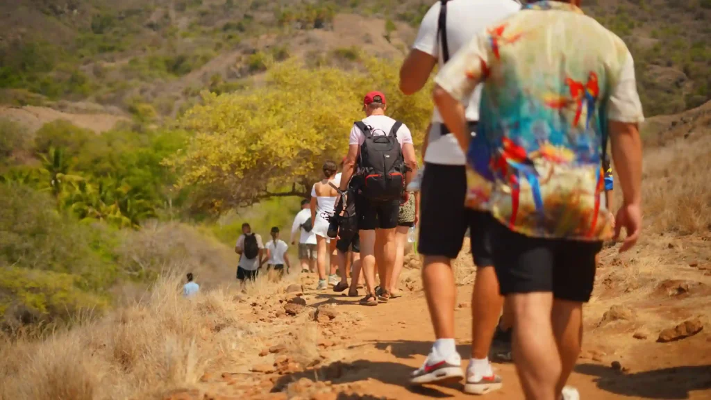 Trekking di Pulau Komodo Labuan Bajo | Paket Dokumentasi Trip Labuan Bajo | Labuan Bajo Productions