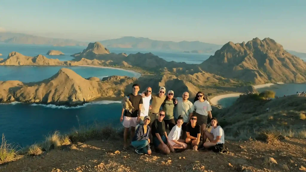 Ide Foto Grup di Pulau Padar | Paket Dokumentasi Trip Labuan Bajo | Labuan Bajo Productions