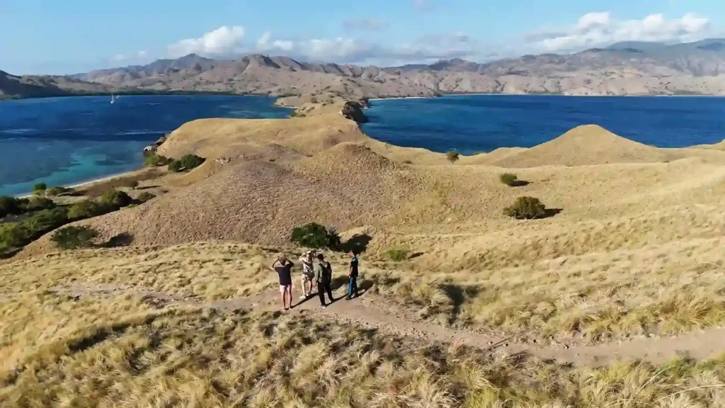 Gili Lawa Labuan Bajo | Paket Dokumentasi Trip Labuan Bajo | Labuan Bajo Productions
