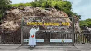 8 Rekomendasi Outfit Foto Wanita Hijab di Labuan Bajo