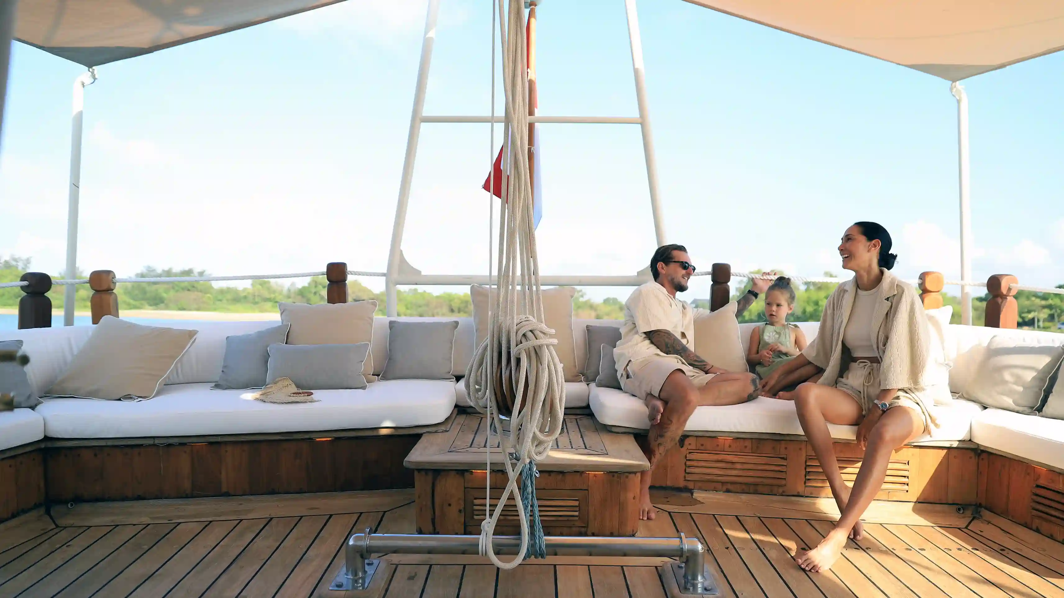 Sailing Trip di Labuan Bajo bersama Keluarga | Labuan Bajo Productions