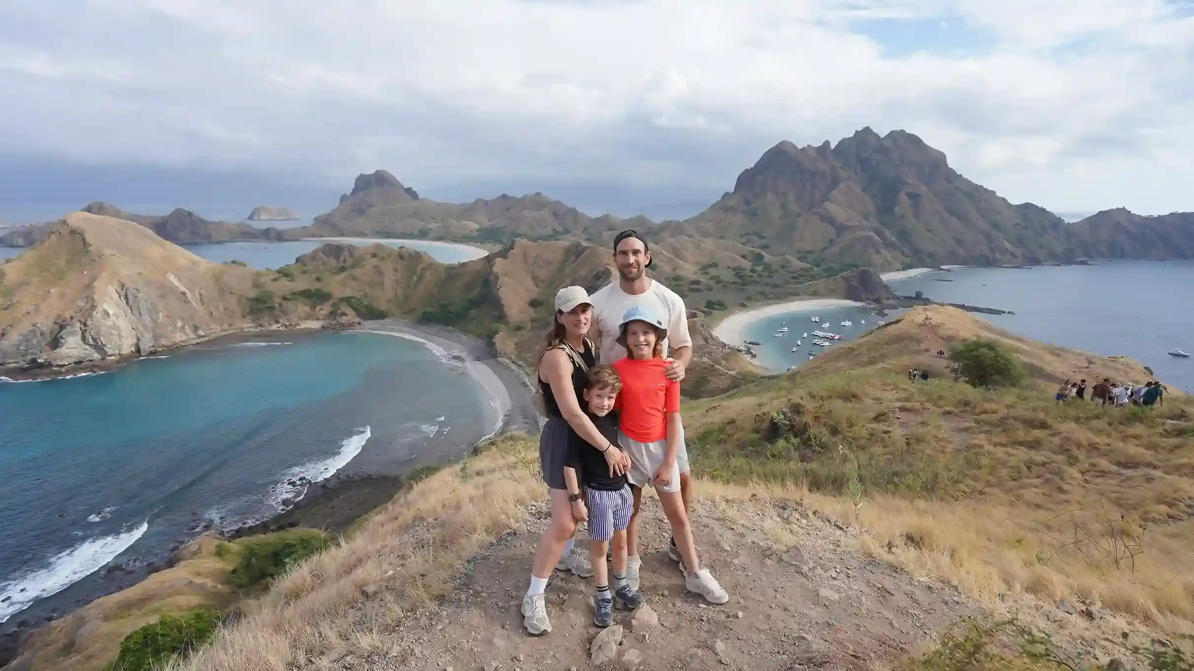 8 Spot Foto Keluarga Terbaik di Labuan Bajo Saat Liburan Sekolah